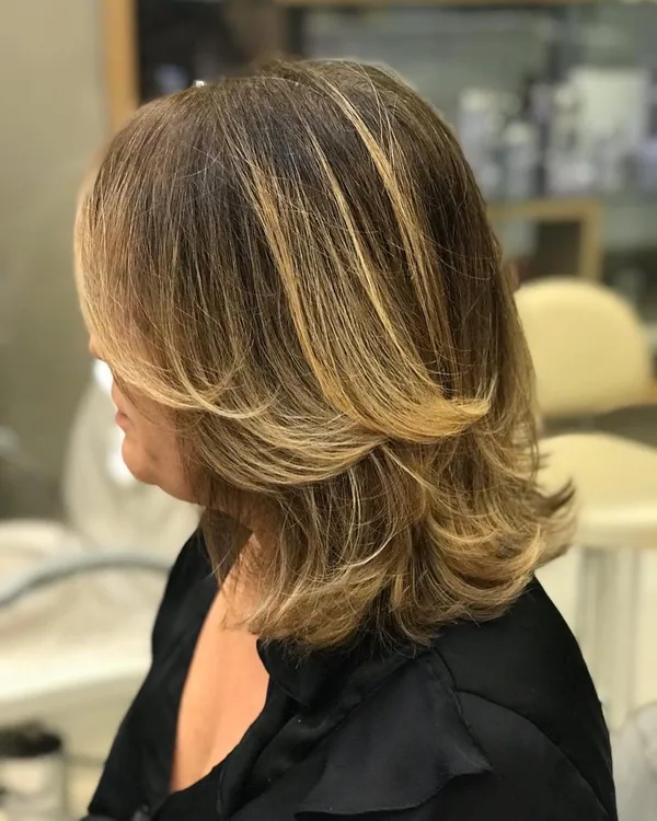 Corte chanel com pontas movimentadas